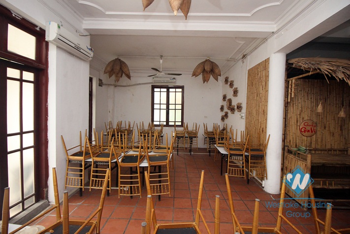 Good location for office or restaurant for rent in Ba Dinh